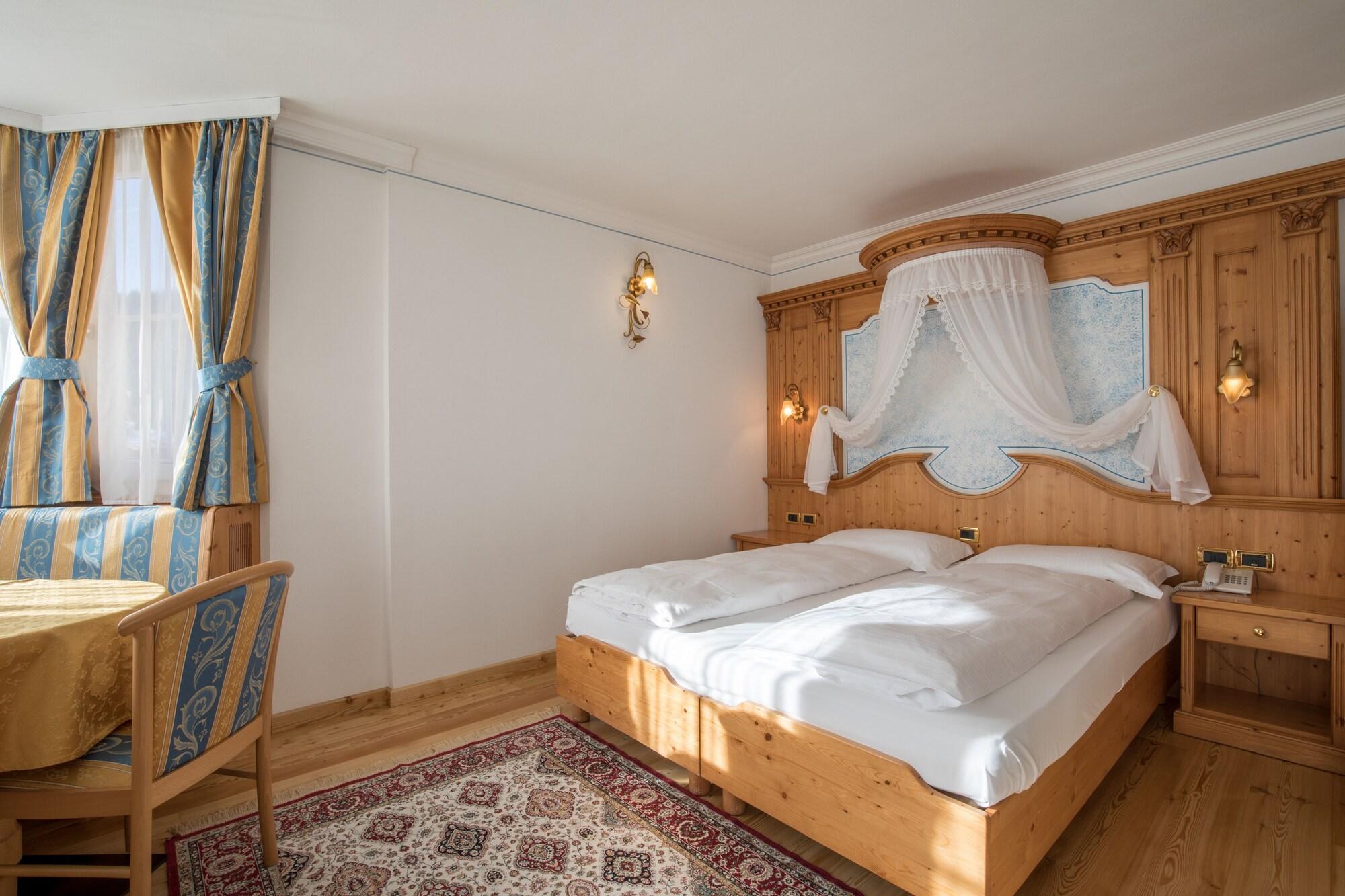 Hotel Chalet All'Imperatore Madonna di Campiglio Exterior photo