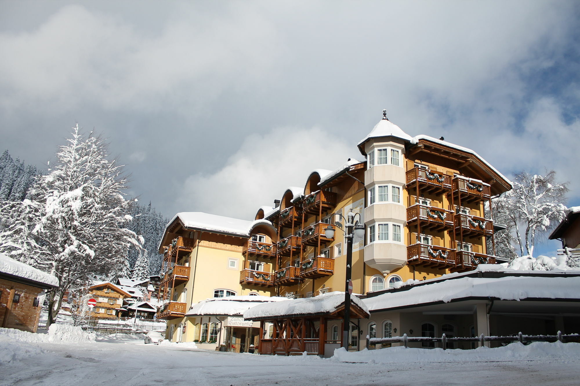 Hotel Chalet All'Imperatore Madonna di Campiglio Exterior photo